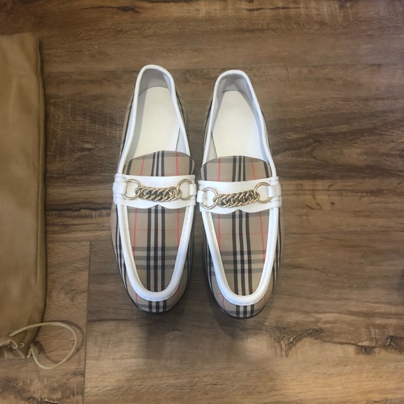 Authentic Burberry plaid loafers. New in box never worn. Just tried on. Msrp$620 - Picture 4 of 10
